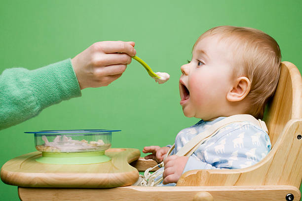 7 ползи от използването на столче за хранене на бебе